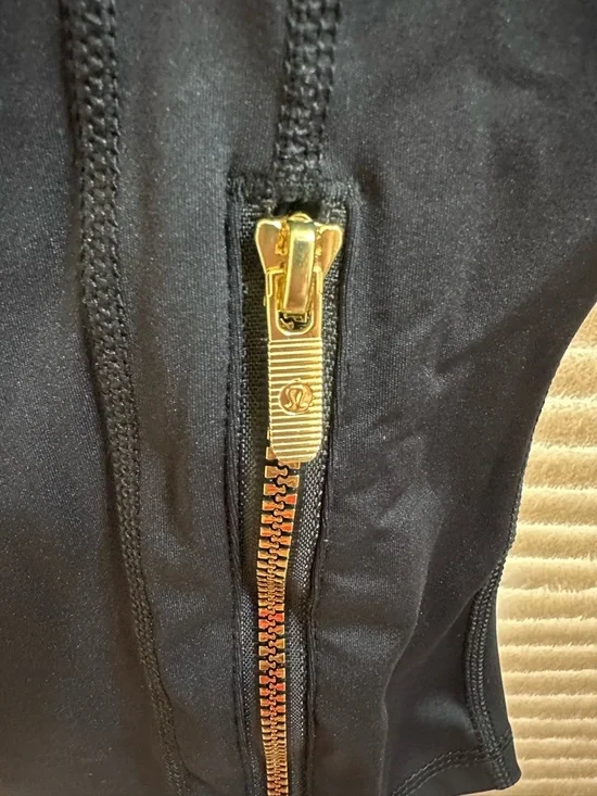 cropped black lululemon define jacket. 1:1 high quality - Picture 6 of 9